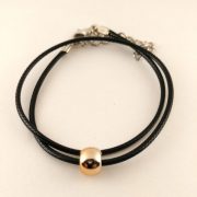 Choker de cuerito con bolita dorada - Imagen 4