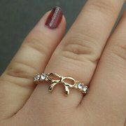 Anillo con lacito y brillantes - Imagen 2